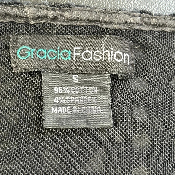 Women's Small Black Top Y2K Puff Sleeve Smocked Waist Buttons Crochet Whimsigoth - Picture 13 of 14